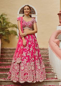 Pink Organza Lehenga, Ethnic Wedding Outfits, Engagement Lehenga, Scalloped Blouse, Asian Dresses, Raw Silk Lehenga, Rani Pink, Organza Lehenga