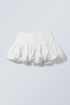 balloon mini skirt - White White Bubble Skirt, White Short Skirt Outfit, White Puffy Skirt, Skirt White Background, Mini Skirts Outfits Summer, Mini Skirt White, Balloon Skirt, Puffy Skirt, Fluffy Skirt