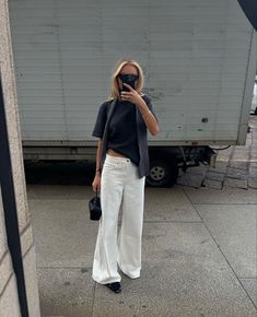 Gilet Outfit, Claire Rose Cliteur, Claire Rose, Perfect Capsule Wardrobe, Style Wide Leg Pants, Evening Outfits, Fashion Fits, Fit Inspo