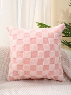 Cute Cushion Covers, Cute Room Decor Minimalist, Cute Astetic Pillows, Pastel Pink Bedroom Decor, Preppy Bedroom Pillows, Pillows For Bed Decorative, Aesthetic Room Items, Room Decor Preppy Aesthetic, Cute Colorful Pillows