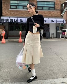 #fashion #koreanfashion #koreanstreetfashion #y2k #casualstyle #streetstyle Shoes Outfit Ideas, Dr Martens Mary Janes, Heeled Mary Janes, Mary Jane Shoes Outfit, Mary Janes Shoes, Shoes Dr Martens, Zapatos Mary Jane, Mary Jane Ballet Flats, Shoes Outfit