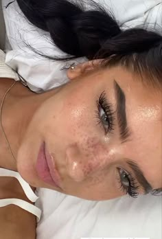 Freckles Makeup, Pretty Makeup Looks, Grade 9, Makeup Tut, Soft Makeup, Makeup Looks Tutorial, Make Up Inspo, Brow Pencil