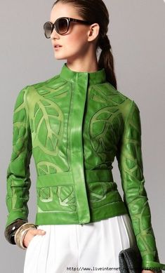 3149611_koja_tisnenie3 (423x700, 157Kb) Green Leather Jacket, Moda Vintage, Leather Outfit, Looks Style, Mode Inspiration, Green Leather, Fashion Details, Jacket Style, Couture Fashion