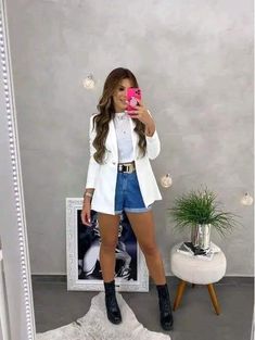 Look Disco, White Blazer Outfits, Outfit Botas, Casual Work Outfits, Looks Chic, Blazer Outfits, Fashion Design Clothes