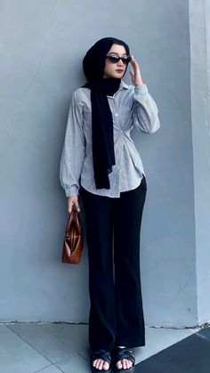 Kulot Pants Outfit Hijab Black, Grey Ootd Hijab, Ootd Hitam Hijab Casual, Kampus Ootd Hijab, Feminine Hijabi, Hijab Ootd