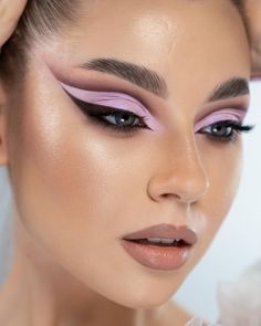 Pastel Eye Makeup, Fashion Editorial Makeup, Cat Eyeliner, Queen Makeup, Makeup Eye Looks, Eye Makeup Art