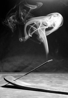 Frozen Motion Photography, Incense Photography, Motion Blur Photography, Macro Photography Tips, Movement Photography, Shutter Speed Photography, Rauch Fotografie, Photography Men