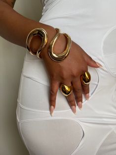 JONIMIETY | Metal Jewelry and Accessories Gold Accessories Aesthetic, Gold Jewelry Black Women, Black Women Accessories, Mugshot Aesthetic, Gold Aesthetic Jewelry, Gold Jewelry Aesthetic, Chunky Gold Jewelry, Xoxo Jewelry