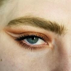 The Invisible Eyeliner for a Fresh Take on Minimalist Glam