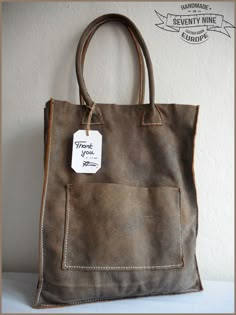 timeless tote bag Baggy Bag, Man Bags, Simple Leather, Diy Tote Bag, Aprons Patterns, Leather And Canvas, Grain Sack, Leather Bag Women