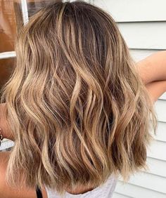 Face Hairstyles, Rambut Brunette, Aveda Hair, Long Face, Honey Blonde Hair, Blonde Hair Looks, Short Hair Balayage