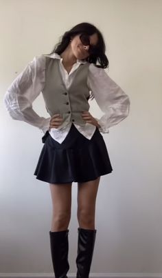 Classy Academia, Presentation Fits, Hot Style, Classy Short Outfits, Dark Academia Preppy, Soft Goth Glam Aesthetic, Corset Top Work Outfit, Preppy Outfits Work, Academia Outfits Skirt