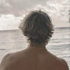 Blonde Man Aesthetic Faceless, Surfer Aesthetic Guy, Blonde Surfer Hair, Lewis Mccartney, Fisher Aesthetic, Leah Core, Guy Haircuts, Heart Bones, Surfer Hair