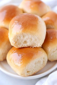 Easy Bread Machine Dinner Rolls 1 Hour Yeast Rolls Recipe, 1 Hour Rolls Recipe, Tastes Of Lizzy T, Light Dinner Rolls, Best Ever Dinner Rolls, Best Dinner Rolls Ever, Easy Yeast Dessert Recipes, The Bread Lady, Bread Roll Recipes Homemade