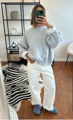 Graphic Sweatshirt Outfit, Birkenstock Boston Soft Footbed, Boston Soft Footbed, Lazy Fashion, Style Inspiration Winter, Dressed To The Nines, Birkenstock Boston, Lululemon Align, Cute Fall Outfits