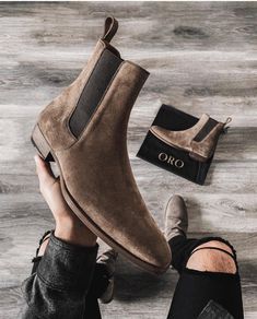 Boots Outfit Men Winter, Combination Outfit, Men Winter Boots, Mens Dress Shoes Guide, Man Scarf, Mens Chelsea Boots, Trendy Mens Shoes, Chelsea Boots Outfit