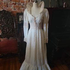 Rare Elizabethan Vintage Gunne Sax Dress Tag Size 9 But Taken In At The Waist To Fit A Vintage Size 5-7. Very Snug On My Modern Size 2 Dress Form. Able To Be Undone Easily To Fit Its' Vintage Size 9 Again. #Cottagecore #Edwardian #Victorian #Milkmaid #Prairie Light Gothic Vampire Bride Wedding Renaissance Medieval Costume Classic Vintage Deadstock Handmade Gunny Sack Dress, Vintage Gunne Sax Dress, Vampire Bride, Sack Dress, Gunne Sax Dress, Gothic Vampire, Medieval Costume, Jessica Mcclintock, Gunne Sax