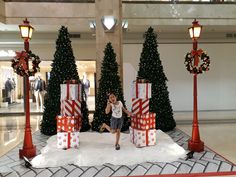 Christmas Mall Decoration, Wishes For Christmas, Christmas Cubicle Decorations, Christmas Interior Design, Commercial Christmas Decorations, Christmas Decorations Centerpiece, Christmas Crafts Diy Projects