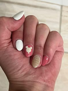 Vacation Nails Disney, Disney Sns Nails, Biab Nails Disney, Disney Nails Sns, Easy Disney Nail Designs Simple, Disney World Nails Acrylic Simple, Disneyland Nails Acrylics Simple, Disney Vacation Nails, Disney Birthday Nails