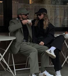 Couple Aesthetic Outfits, Pinterest Couple, Paris Trip Outfits, Ootd Couple, Activewear Photoshoot, Paris Couple, Istanbul Photography, Couple Matching Outfits, Couple Fits