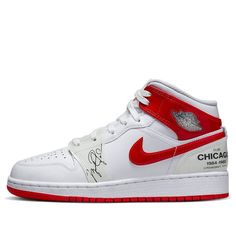 The Air Jordan 1 Mid 'Rookie Season' is a stylish sneaker for kids, featuring a simple white leather upper with glossy red overlays on the ankle collar and Swoosh logo. The forefoot features a rainbow-colored wing pattern. The sneaker also has several layers of semi-transparent TPU overlays on the forefoot, heel, and tongue, each with a unique design. On the forefoot, you'll notice Michael Jordan's John Hancock signature, while the heel details Michael's draft night stats and his selection of the Chicago Bulls. This sneaker is perfect for everyday wear and is ideal for any basketball fan. (AJ1/SNKR/Retro/Mid Top/Basketball) Chicago Jordan 1, Jordan 1 Mid Chicago, Shoes Game, Wing Pattern, Jordan Chicago, John Hancock, Jordan Basketball, Basketball Fans, Mid Top