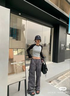 Outfit Inspo Korean Style, Outfit For Airplane Travel, Outfit Inspo Korean, Urban Fashion Style, Overalls For Men, Korean Outfit Street Styles, American Street, 가을 패션