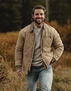 A fresh addition to the James Canvas lineup, this Liner Jacket boasts signature onion quilting and striking contrast colors. Versatile enough to accompany you on every fall adventure, its mid-weight construction with quilted accents and poly fill guarantees the perfect balance of warmth and style. Casual Dress Up Men, Mens Winter Jackets Casual, Mens Clothing Styles Outdoors, Neutral Fall Outfits Men, Men Style Outfits Aesthetic, Mens Photo Outfits, Rugged Workwear Men, Husband Style Mens Fashion, Cool Casual Outfits For Men