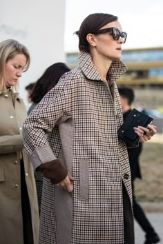 Street style à la Fashion Week printemps-été 2019 de Paris © Sandra Semburg Milan Street Style, Moda Paris, La Fashion Week, Street Style Trends, Street Style Paris, Paris Street Style, Moda Vintage, La Fashion