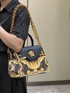 Size: Standard Size It comes with Dust box, Care manual, Tag, and Paper bag. Modern Clothing, Versace Bags, Luxury Purses, Handbag Black, Unique Bags, Timeless Handbag, Global Style, Toiletry Bags, Luxe Fashion