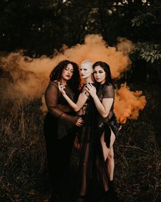 Witch Photos, Witch Pictures, Witch Coven, Friendship Photoshoot, Sisters Photoshoot, Sister Photos, Bff Photoshoot, Funny Story