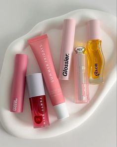 Pinterest Contest, Gloss Labial, Makeup Needs, Pretty Skin, Lip Glosses