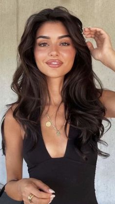 Rambut Brunette, Brown Hair Looks, Brown Hair Inspo, Blowout Hair, Hair Inspo Color, Brunette Hair, Aesthetic Hair, Dark Hair, Hair Highlights