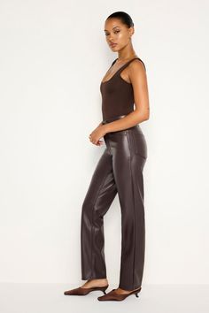 GOOD ICON FAUX LEATHER PANTS | BARK003 - GOOD AMERICAN Faux Leather Jeans, Best Icons, Relaxed Jeans, Faux Leather Pants, Designer Jeans, Good American, Straight Pants, Body Positivity, Leather Material