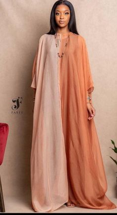 Dubai Women Dressing Style, Black And White Blouses, African Muslim Fashion, Latest Kaftan Designs, Fingers Mehndi Designs, Luxury Kaftan, Casual Kaftan, Mehndi Designs Easy