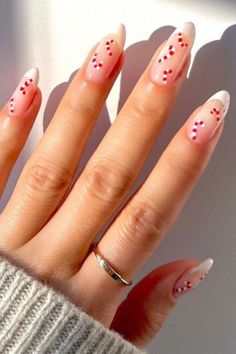 christmas nails Christmas Nails Light Pink, Christmas Lights Nail Art, New Years Eve Nails, Candy Cane Nails, Wedding Nails Glitter, Christmas Nails Easy, Cute Christmas Nails, Christmas Gel Nails, Seasonal Nails