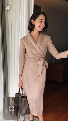 가을 패션, Inspiration Mode, Work Attire, Mode Inspiration, Office Outfits, Classy Dress, Work Fashion, A Dress, Fashion Classy