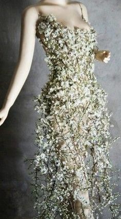 Baby Breath, Dress Forms, Floral Fashion, Art Dress, Fairy Dress, Moda Vintage, Flower Fashion, Flower Dresses, In The Woods