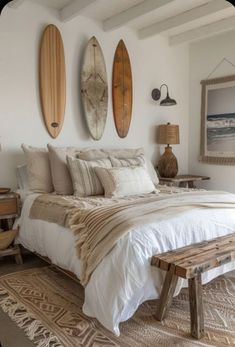 Surfboard In House, Relaxed Beach House, Ocean Living Aesthetic, Boho Beach Apartment, Surfer Apartment, Vintage Surf Room, Surf Bedroom Aesthetic, Surfer Girl Aesthetic Bedroom, Boho Surf Bedroom