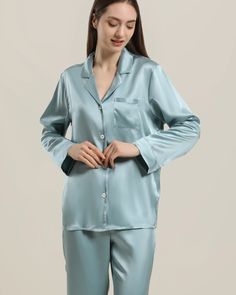 Type: Two-piece Silk Pajama SetMaterial: 100% 19 Momme Luxury Mulberry Silk PipingDetails: Cropped trouser length with self-tie at the waist for an adjustable fit. 1 left chest pocket. Relax and unwind after a busy day and slip into the Long Sleeve Button-Down Silk Pajama Set. The long-sleeved button-front shirt will feel like second nature against your skin. The matching pants have a relaxed and comfortable fit making them easy to slip on. Perfect for wearing post-bath time to make you feel put Silk Two Piece, Cropped Trouser, Pjs Set, Men Loungewear, Silk Pajamas Women, Silk Pajama, Silk Pajama Set, Cashmere Accessories, Loungewear Women