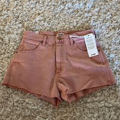 Wrangler Women’s Earth Wash Festival Short In Pink Sizes 26 And 24. Made With Natural Dye. 2 Front Pockets And 2 Back Pockets. New With Tags! Wrangler Jean Shorts, Wrangler Women, Wrangler Shorts, Festival Shorts, Best Jeans, Natural Dye, Jean Shorts, Dye, Womens Shorts