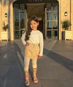 𝒫𝒾𝓃: 𝑔𝑜𝓁𝒹𝓈���𝒽𝑜𝓇𝓉𝓎 💌 Kids Outfit Ideas, Daughter Fashion, Kids Dress Wear, Baby Outfit, Stylish Kids, Fall Fashion Outfits, Girly Outfits