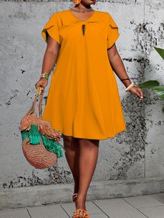 Dress Style For Plus Size Women, Flattering Dresses For Plus Size, Big Size Fashion Dress, Loose Dresses For Women, Petal Sleeve Dress, Loose Fit Dresses, Dresses For Curvy Women, Dresses For Plus Size Women, Petal Sleeves