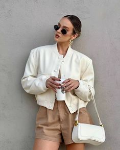 Urban Elegance: Spring Autumn Bomber Jackets – Thekittenpark Womens Dress Suits, Elegante Casual, Office Attire, Looks Chic, White Jacket, Urban Chic, Professional Outfits, Crop Jacket, Outfits Casuales