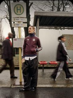 Football Casuals Outfits, Adidas Sustainability, Casuals Football Style, Streetwear Campaign, Footballer Fits, Adidas Track Jacket Outfit, Nike Aesthetic, Gucci Campaign, Sport Editorial