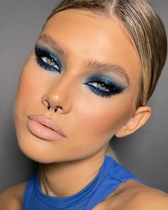 Dramatic Blue Eye Makeup, Makeup Blu, Make Up Azul, Blue Make Up, Make Up Blue, Make Azul, Blue Eyeshadow Makeup