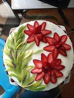 Fruit Decorated Cake, Cake Decorated With Fruit, Tårta Design, Deco Fruit, Decorating Cakes, Edible Arrangements, Easy Cake Decorating