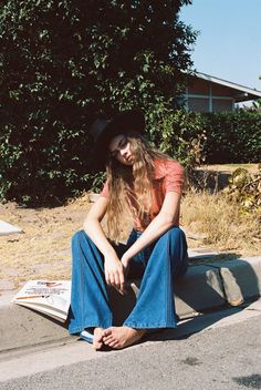 Lack Of Color, Seventies Fashion, Concept Board, Aesthetic Women, Music Fashion, Street Style Inspiration, Denim Details, Get Dressed, Bell Bottoms