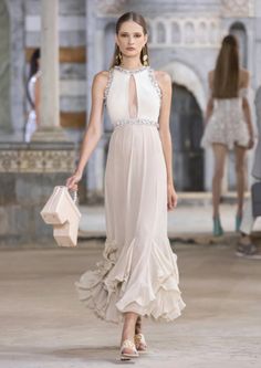 Georges Hobeika Spring Summer 2022, Concept Outfits, Paris Fall Fashion, George Hobeika, Freestyle Dance, France Fashion, Noble Lady, Valentin Yudashkin, Hussein Chalayan