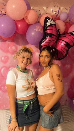 Y2k Themed Party, Makeup Outfit, Doll Makeup, Girlie Style, Butterfly Clips, 1990's Fashion, Retro Vintage Style, 90s Kids, Party Hairstyles