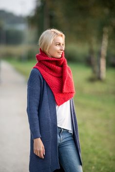 An oversize chunky scarf - the most important accessory you need for a cold season. So cozy and so soft, it will save you from a rough wind or a frosty day. Wide and chunky. Length: 170cm, 66.92inches Width: 27cm, 10.62inches Measurements can vary due to the fact that it is handmade. Material: a warm blend of 65% superfine alpaca,35% Peruvian Highland wool. Very soft and appropriate for sensitive skin. All colors of these scarves are available from all Drop Andes yarns on our store. All of the c Knit Scarves For Cold Weather, Warm One-size Scarves For Cold Weather, Casual Knitted Winter Shawl, Cozy Acrylic Scarves For Winter, Cozy Acrylic Winter Scarves, Cozy Knitted Scarves For Fall, Warm Cozy Scarves One Size, Cozy Shawl For Cold Weather In Winter, Knit Scarves For Fall Cold Weather